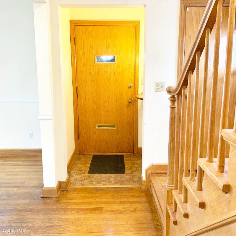 2751 N 68th St - Photo 3 of 36