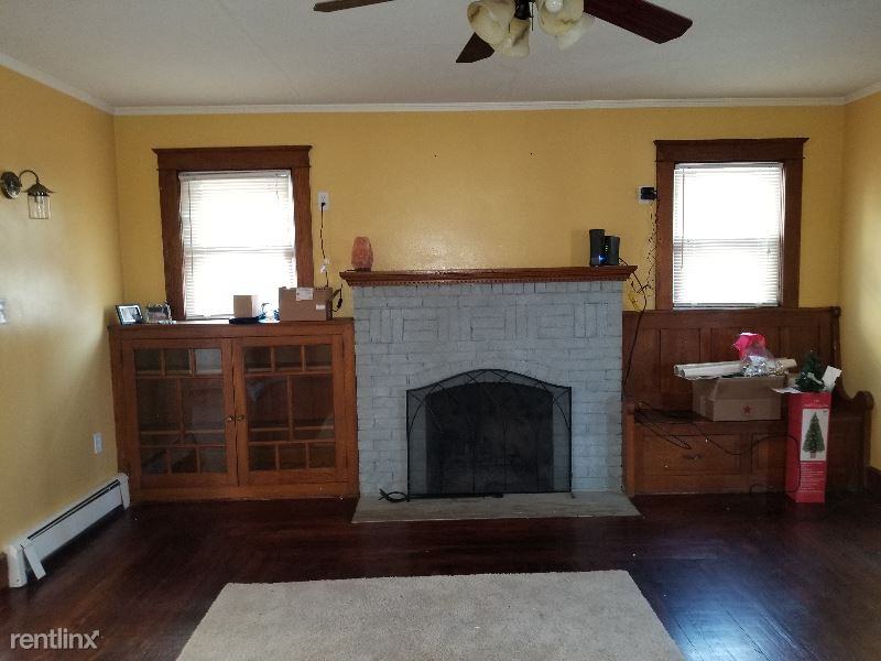 203 Squires Ave #1st Floor - Photo 2 of 12