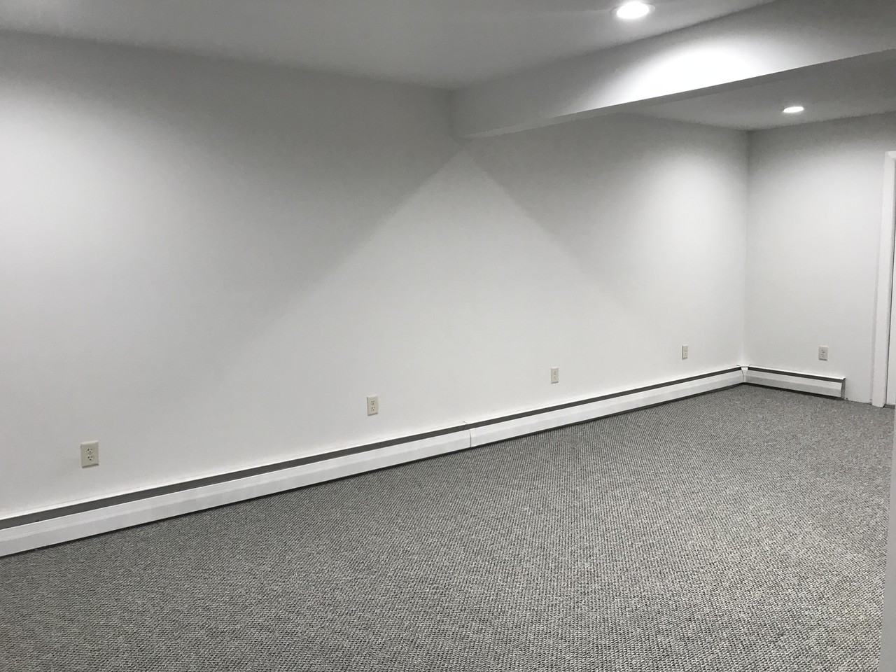 407 Heathcote Rd - Photo 2 of 7