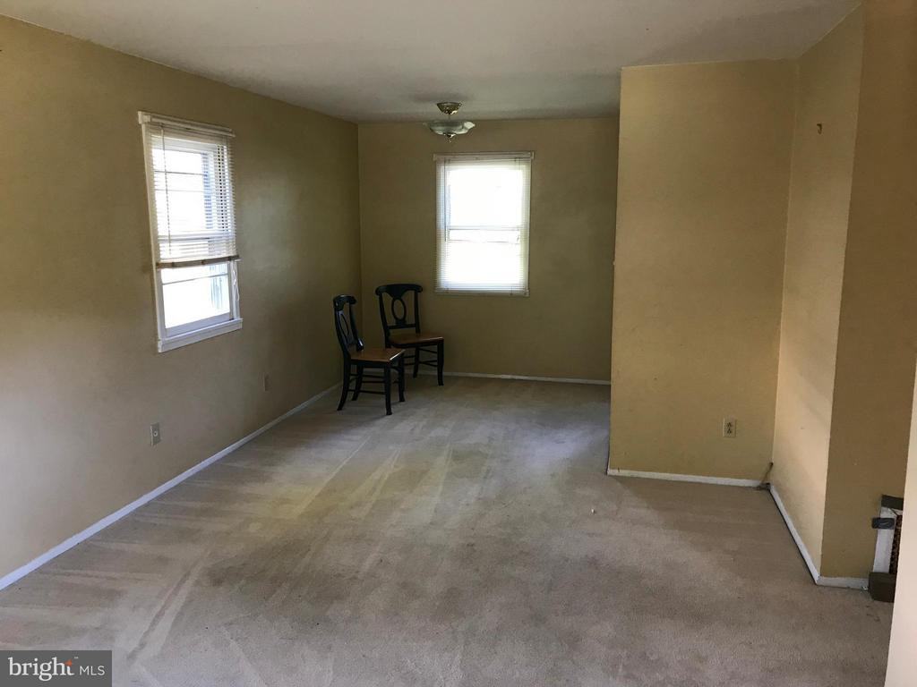 1747 Anderson Rd - Photo 2 of 4