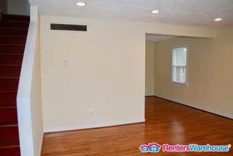 4605 Akron St - Photo 2 of 15