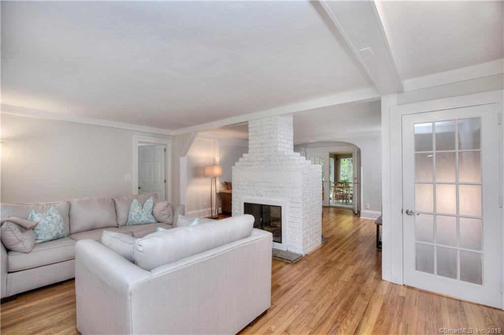 109 Greens Farms Rd - Photo 2 of 28