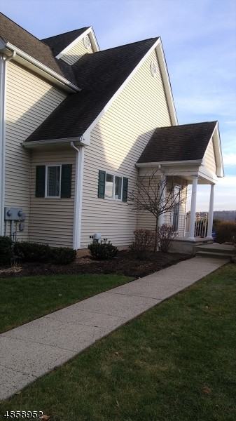 181 Town Center Dr - Photo 3 of 12
