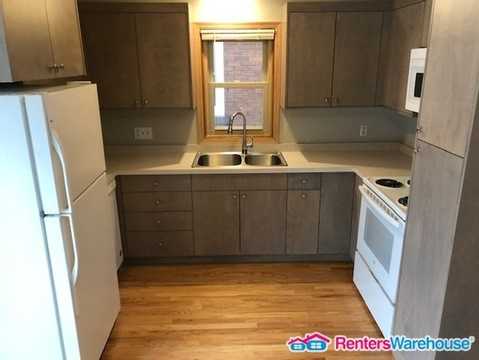 2321 S 2nd St - Photo 3 of 10