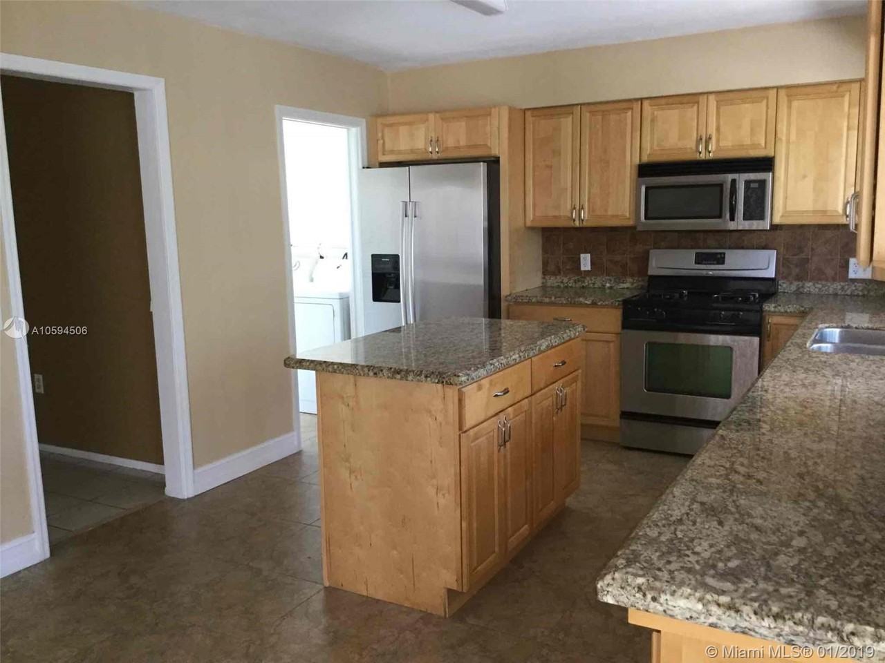 8801 North Bermuda Drive - Photo 2 of 14