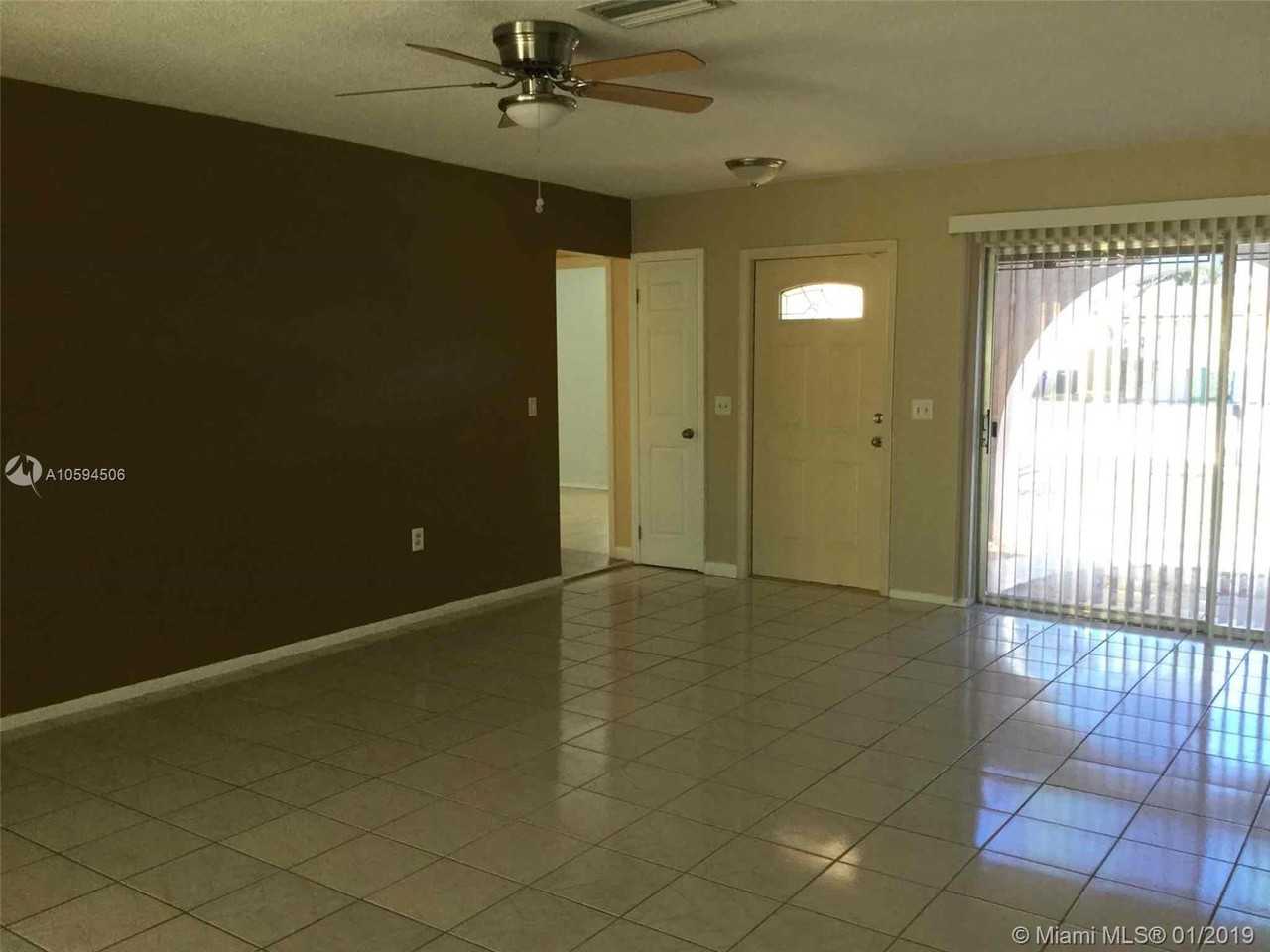 8801 North Bermuda Drive - Photo 3 of 14