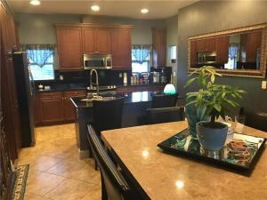 405 SE 13th St - Photo 2 of 10