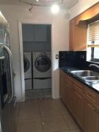 2815 NW 9th St - Photo 3 of 10