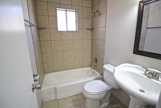 3332 Charlotte Street - Photo 3 of 7