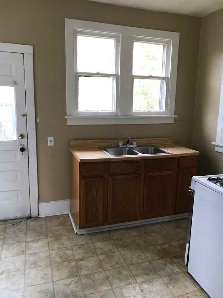 705 French St - Photo 3 of 6