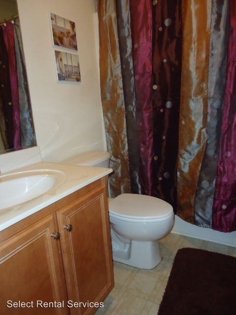 113 Queenswood Blvd - Photo 3 of 14