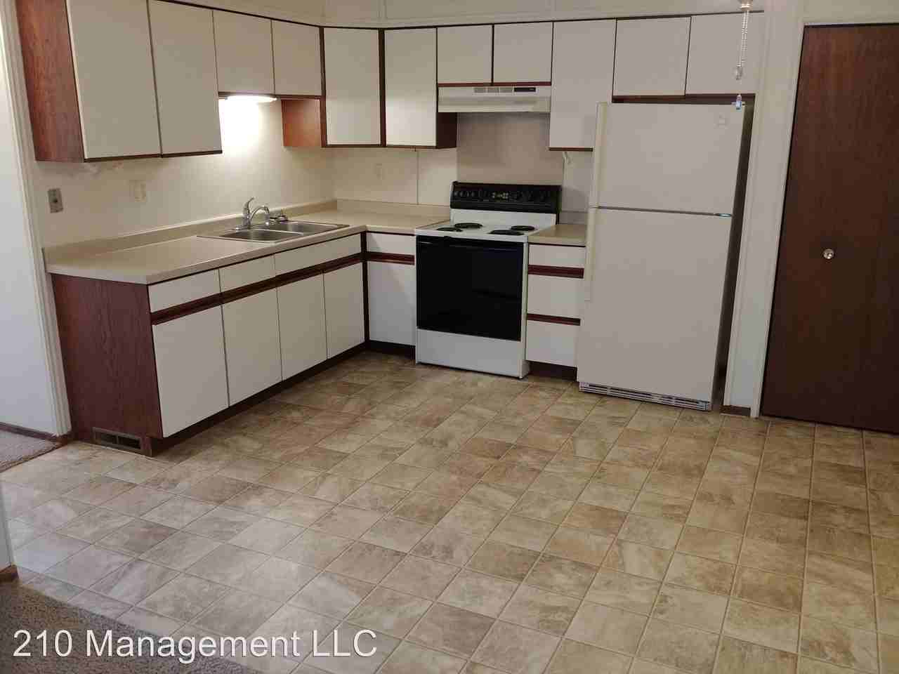 909 & 911 Western Road - Photo 3 of 11