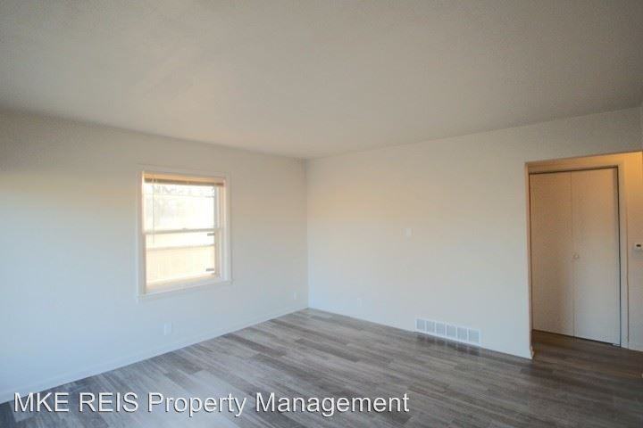 4861 N 20th St - Photo 2 of 20