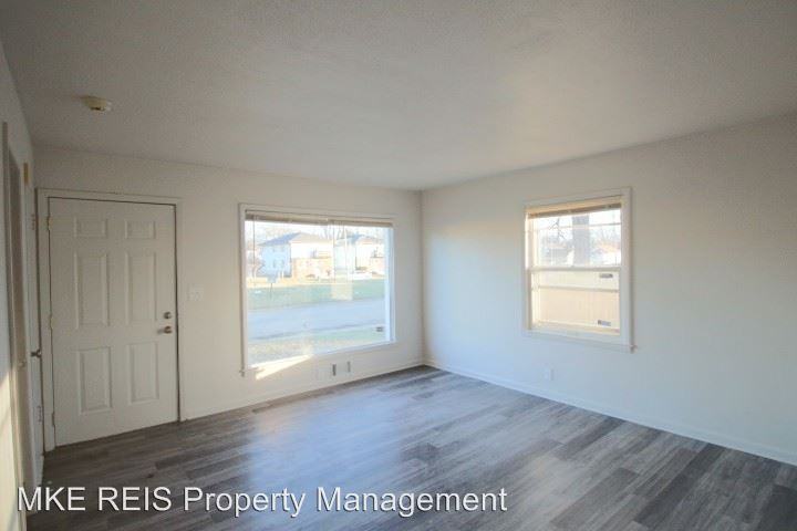 4861 N 20th St - Photo 3 of 20