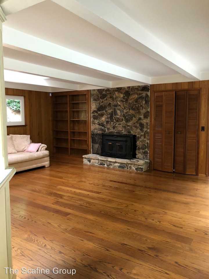 1320 Hayne Rd - Photo 3 of 9