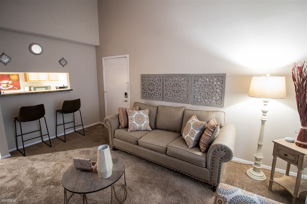 545 S Jefferson Pl - Photo 3 of 18