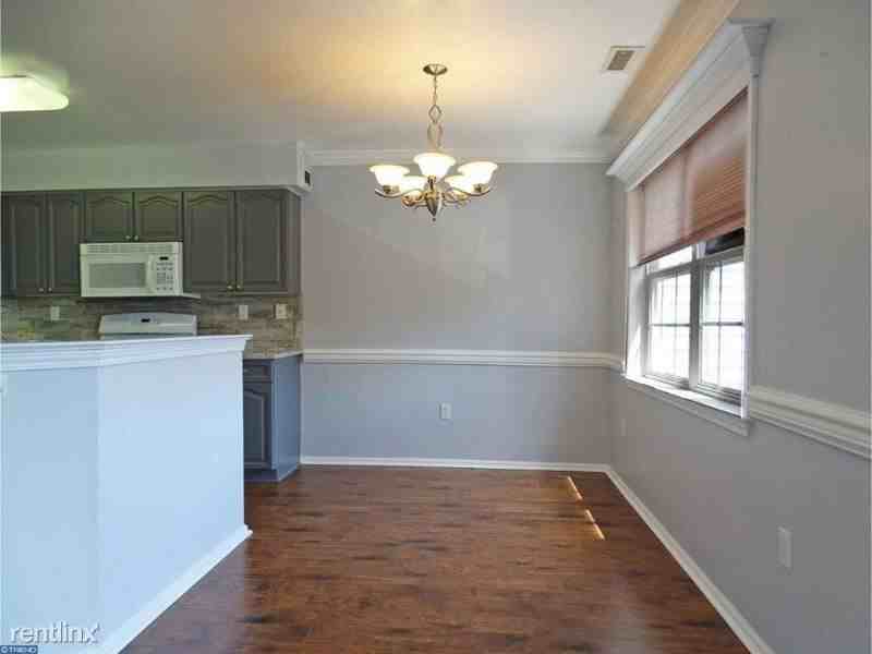 202 Red Maple Ct - Photo 2 of 6