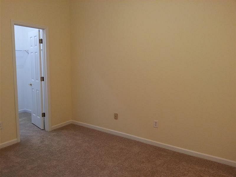 2104 Sweetwater Blvd - Photo 3 of 9