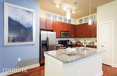 15010 Memorial Dr - Photo 2 of 8