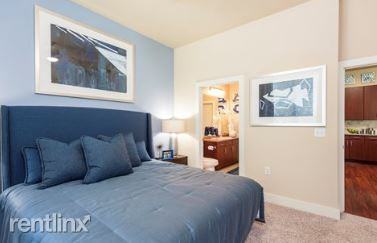 15010 Memorial Dr - Photo 3 of 8