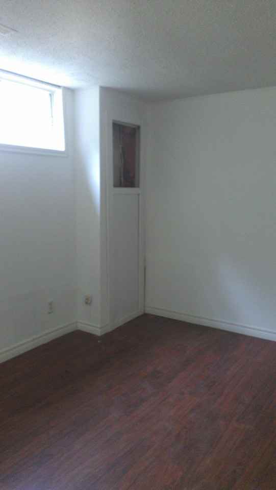 550 W 2nd St - Photo 3 of 10