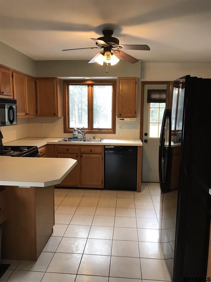 27 Highgate Rd - Photo 3 of 20