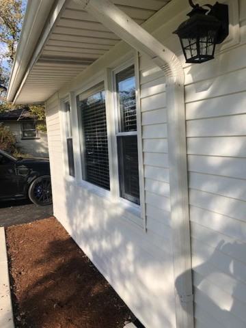 8S122 S Vine St - Photo 3 of 23