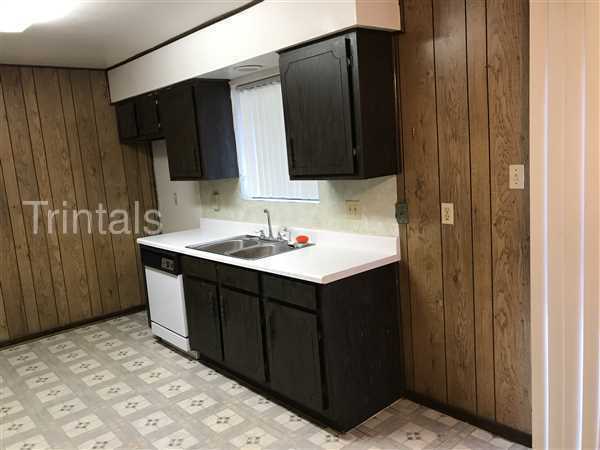 1202 Peach Spring Dr - Photo 3 of 8