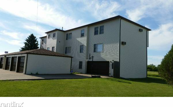 South West Manor - Photo 2 of 5