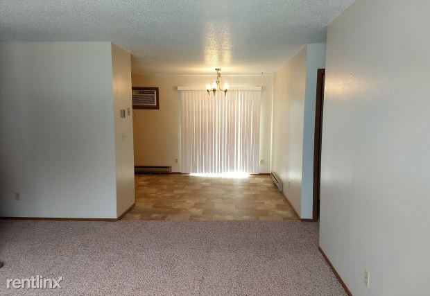 South West Manor - Photo 3 of 5