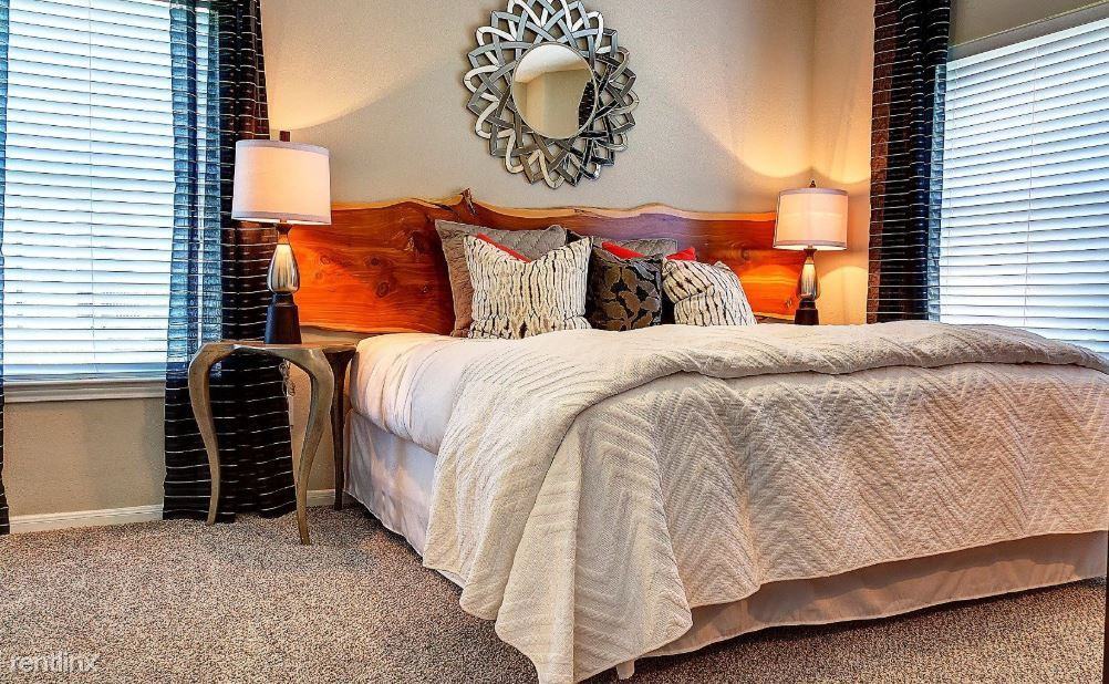 1030 Memorial Brook Blvd - Photo 2 of 8