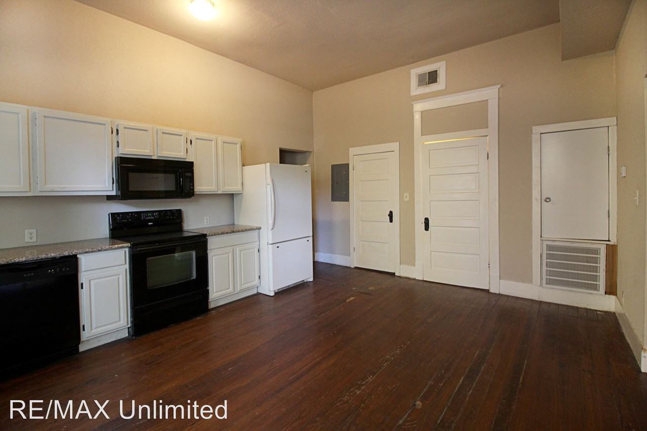 410 E Carson  St - Photo 3 of 7