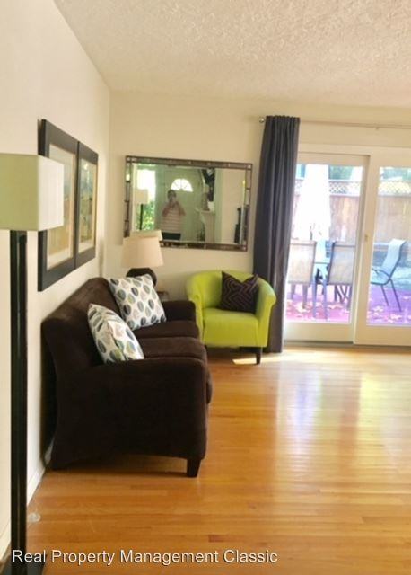 338 SW Laurel St - Photo 2 of 10