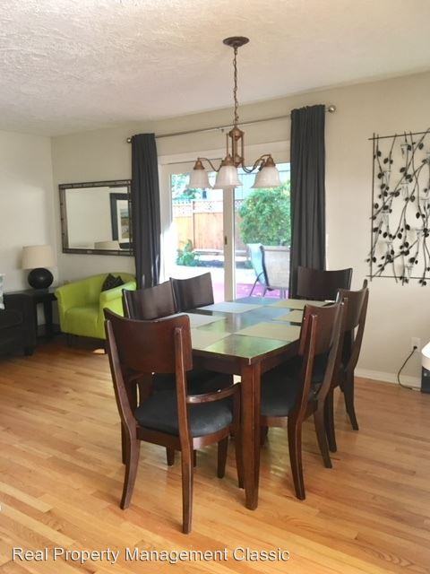 338 SW Laurel St - Photo 3 of 10