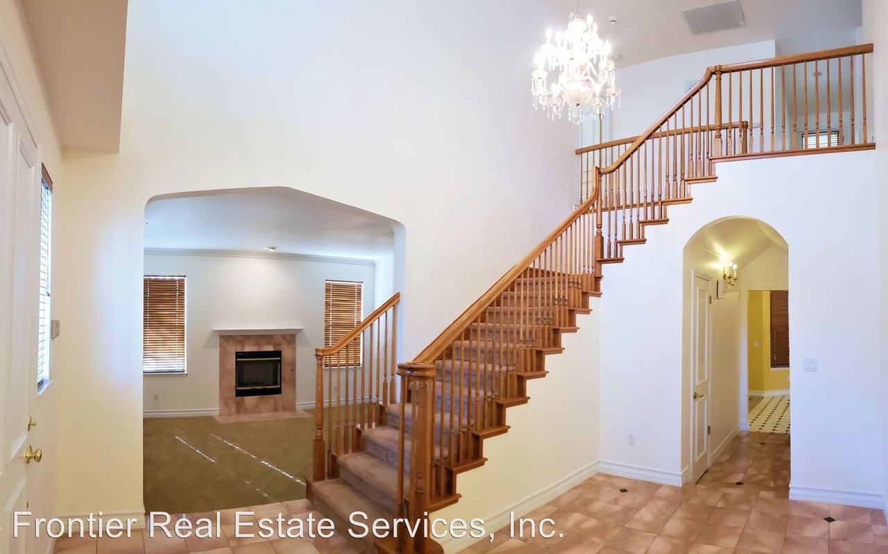 1901 Norwich Way - Photo 3 of 22