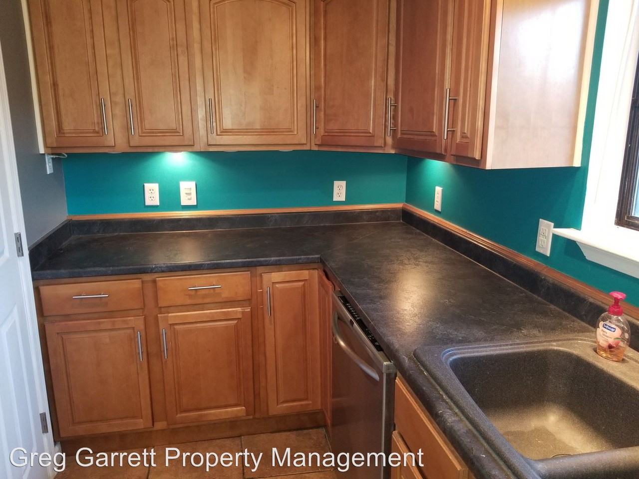 1693 Monterry Pl - Photo 2 of 19