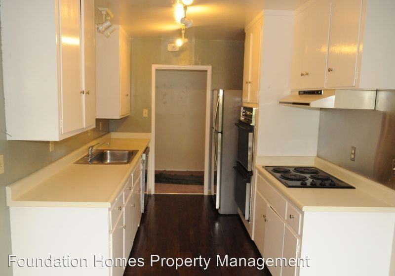 7 Castlewood Dr - Photo 3 of 6