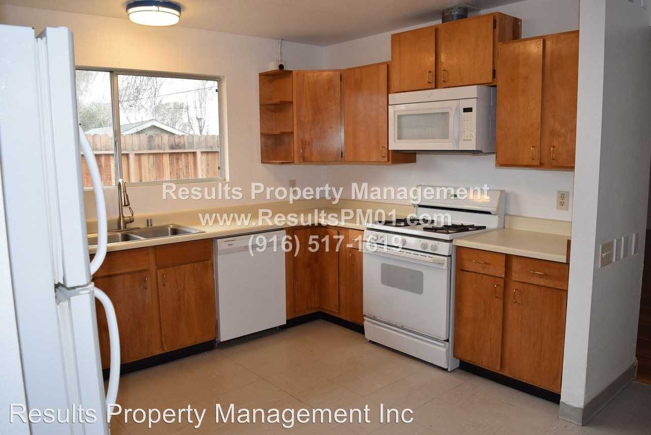 5795 Saunders Ave - Photo 3 of 7