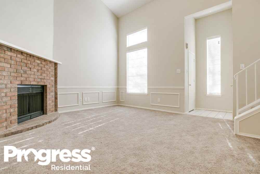 719 Nightingale Cir - Photo 2 of 10