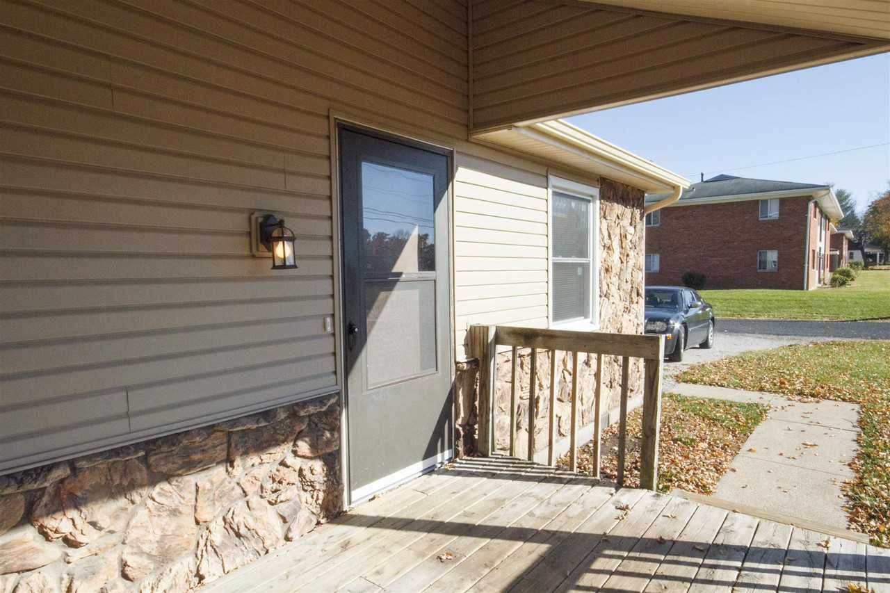 2232 Nuttman Ave - Photo 2 of 11