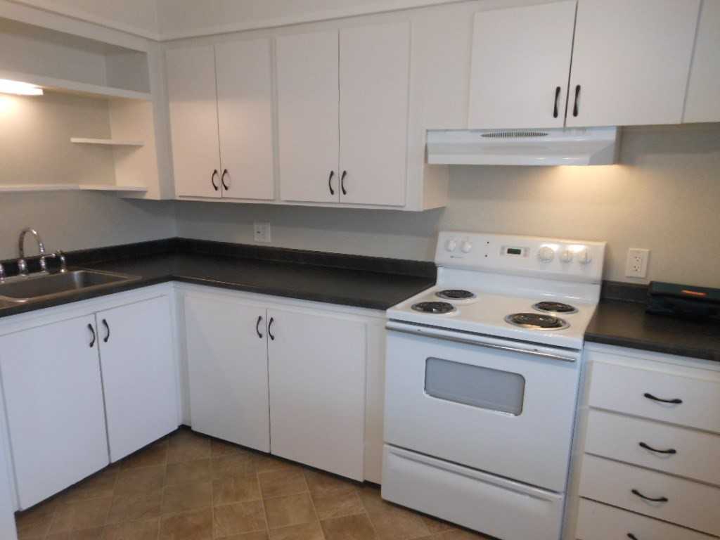 50 Kilby St - Photo 3 of 17