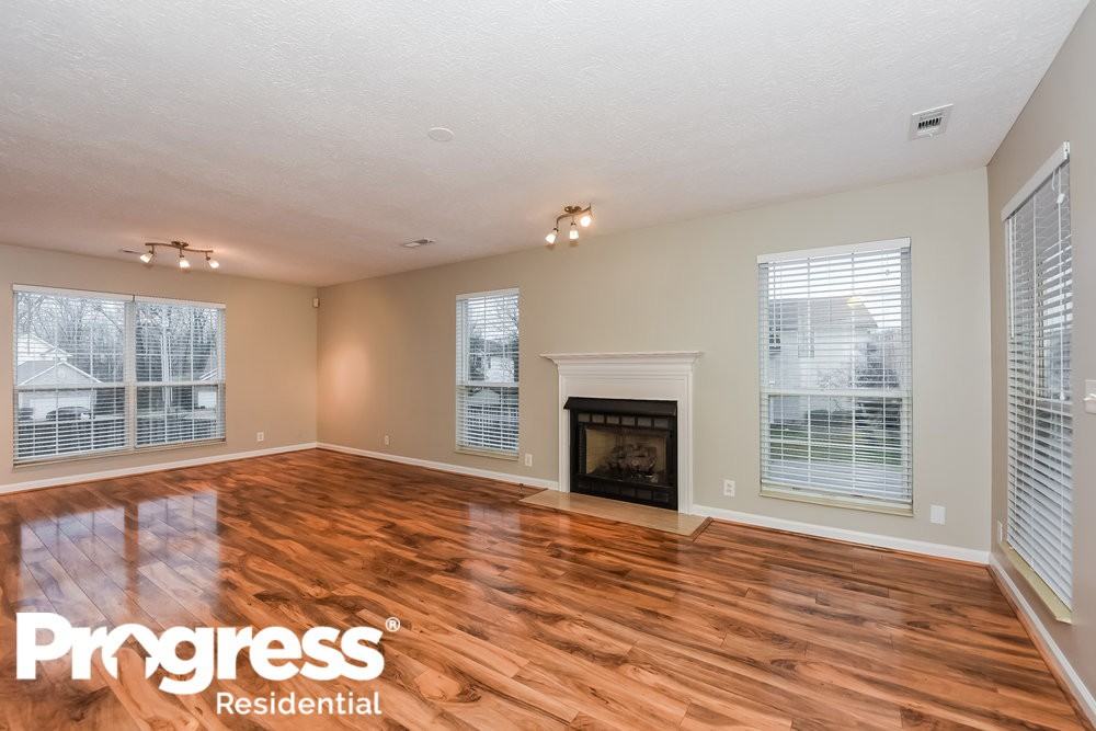 4264 Chesney Glen Dr - Photo 3 of 16