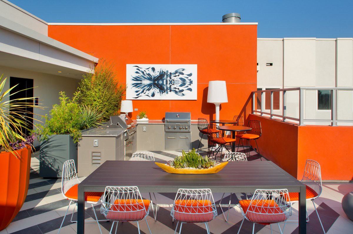 NVE APARTMENTS - Photo 2 of 21