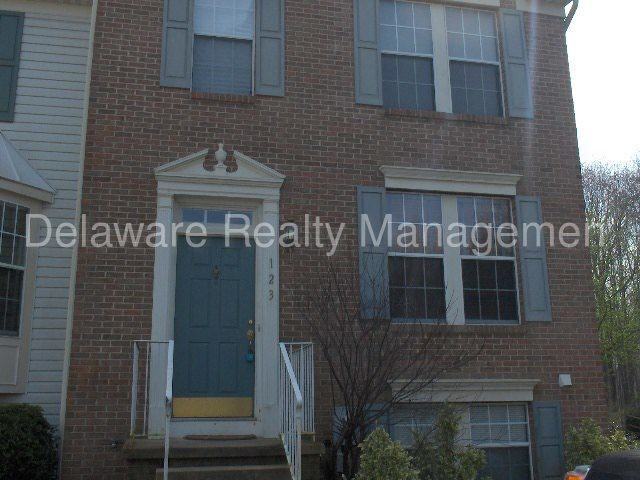 123 Abelia Dr - Photo 2 of 17