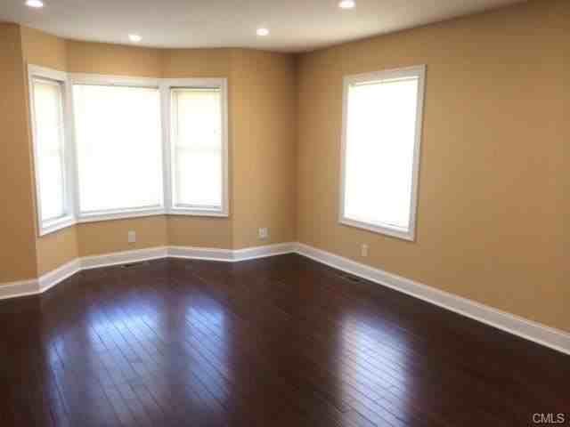 271 Seaside Ave #A - Photo 2 of 14
