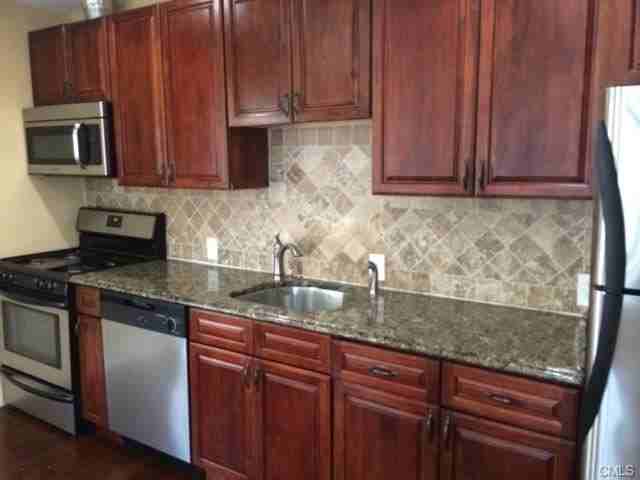 271 Seaside Ave #A - Photo 3 of 14