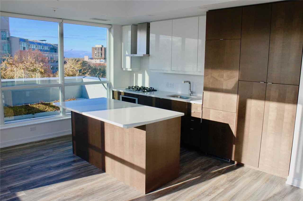 38 Howard Park Avenue #716