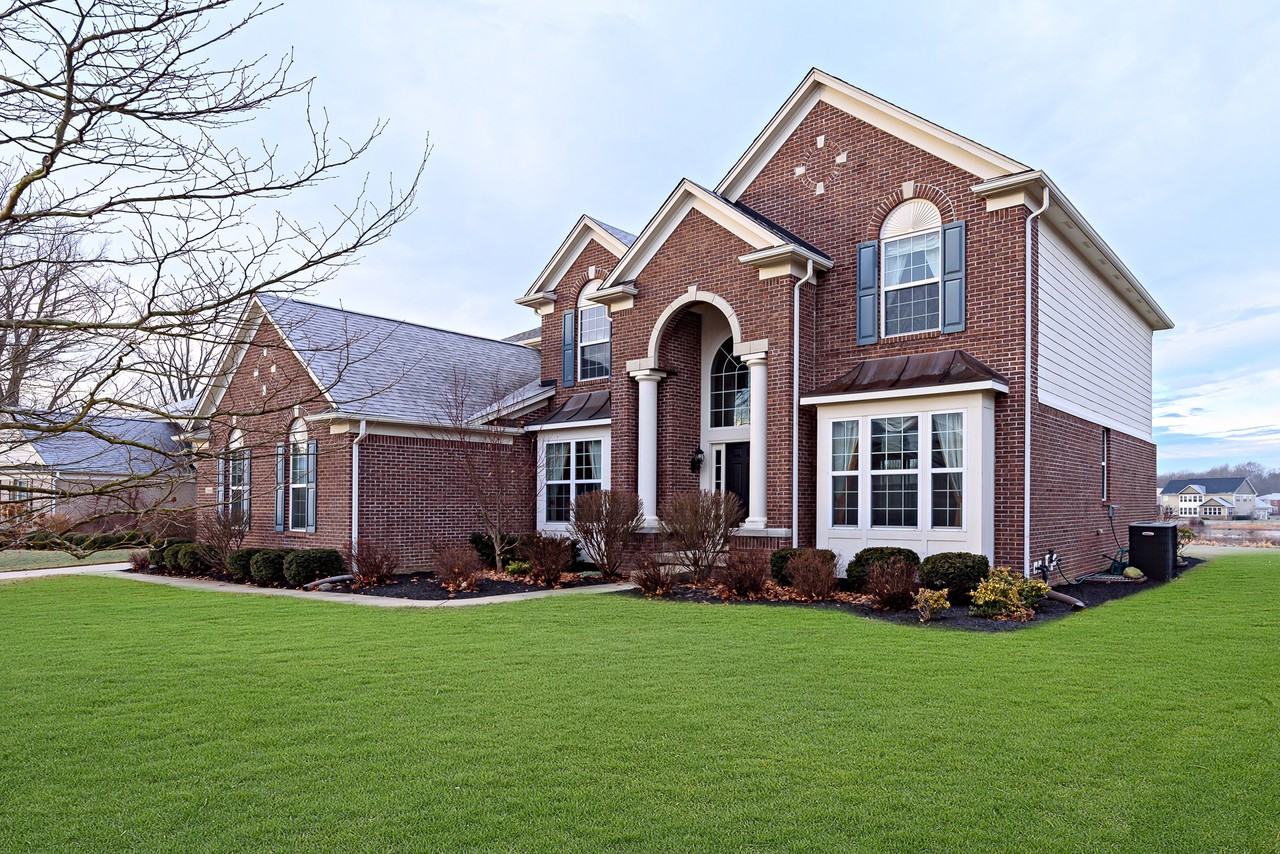 13668 Fossil Dr - Photo 2 of 48