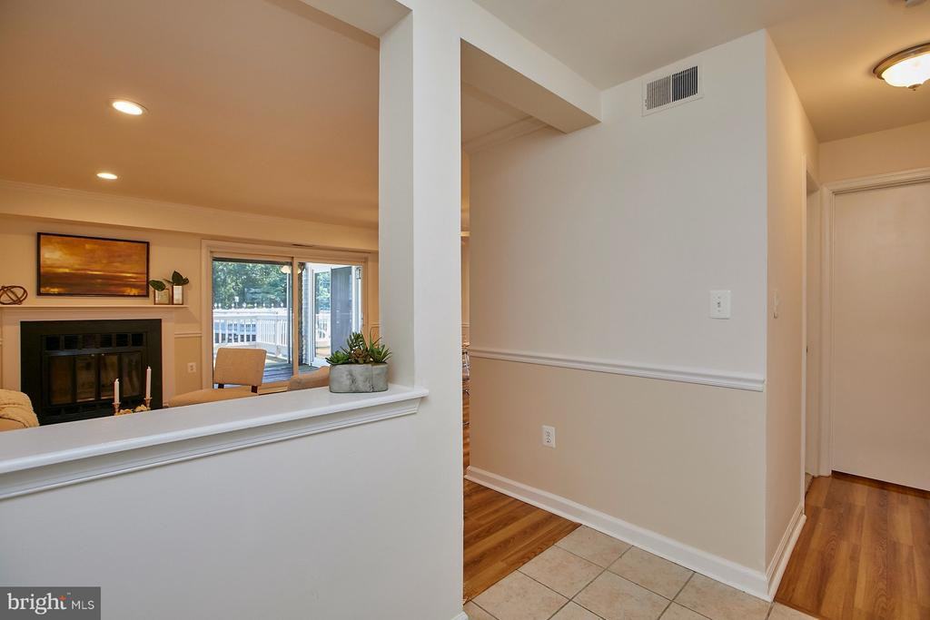 3334 Lakeside View Dr - Photo 2 of 26