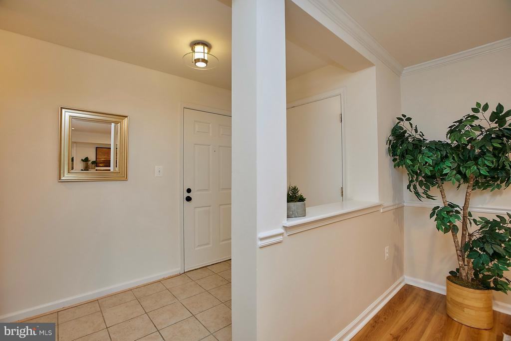 3334 Lakeside View Dr - Photo 3 of 26